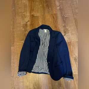 White House Black Market Navy blazer in 12